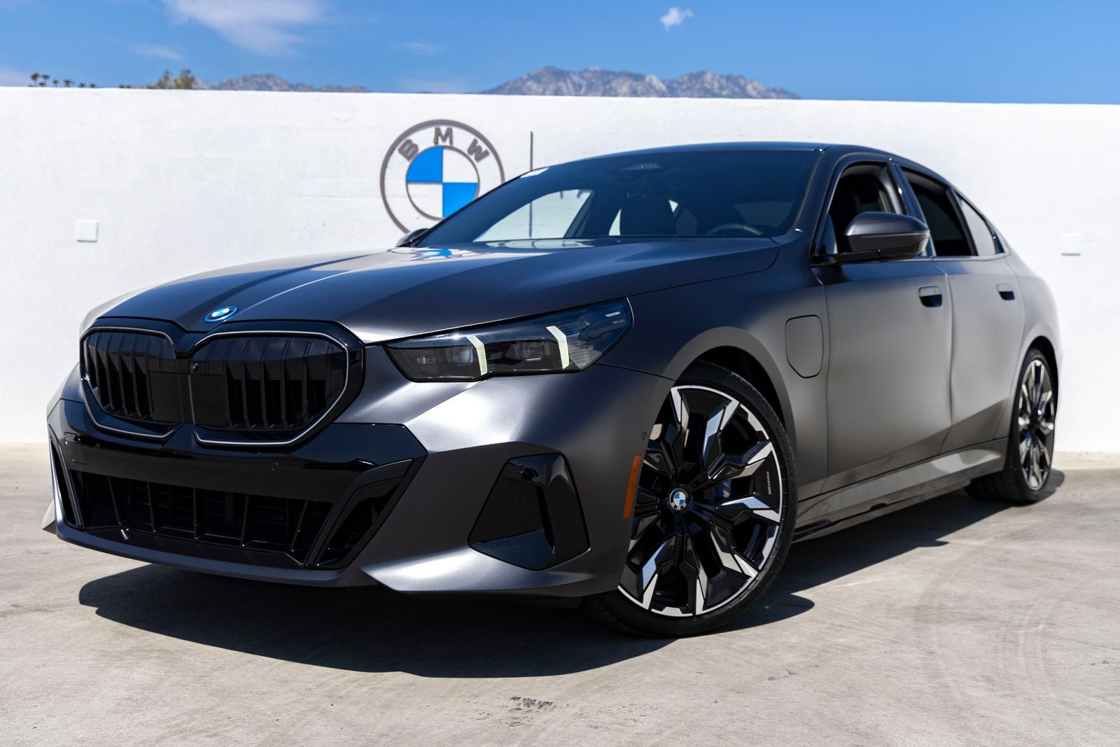 2026 BMW 550e xDrive 550e xDrive