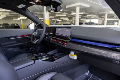 2027 BMW 550e Base