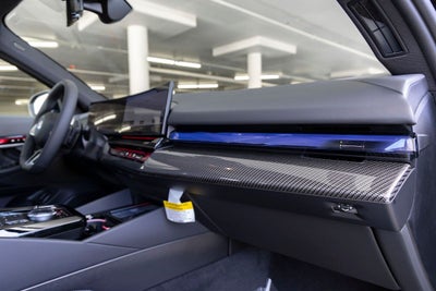 2027 BMW 550e Base