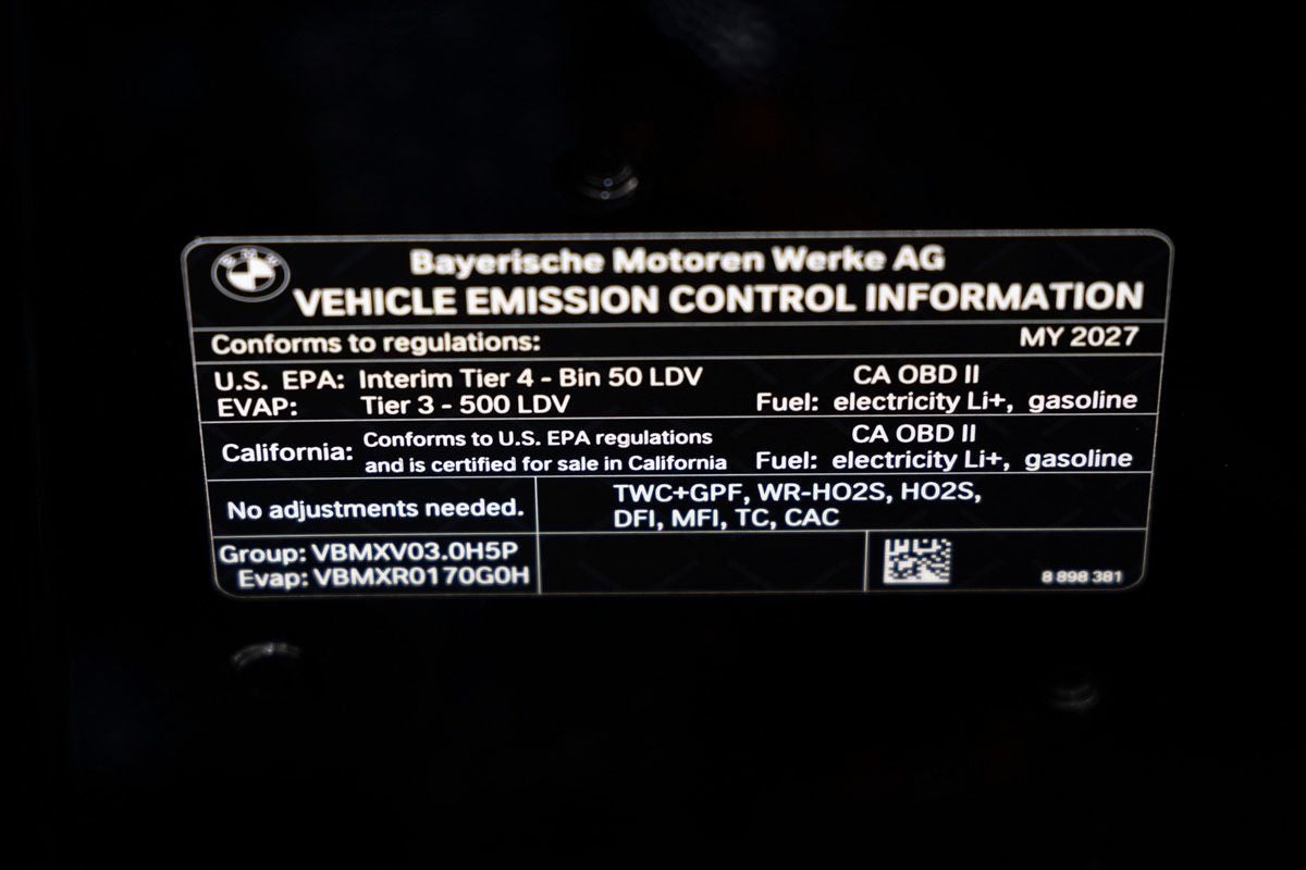 2027 BMW 550e Base