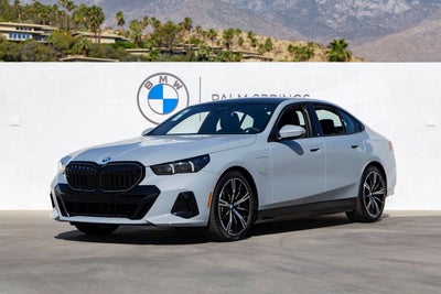 2027 BMW 550e Base