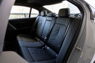2027 BMW 550e Base