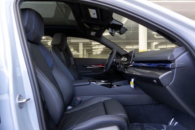 2027 BMW 550e Base