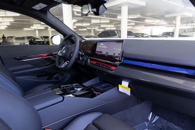 2027 BMW 550e Base