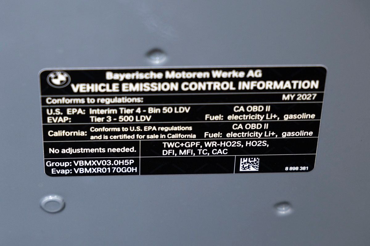 2027 BMW 550e Base