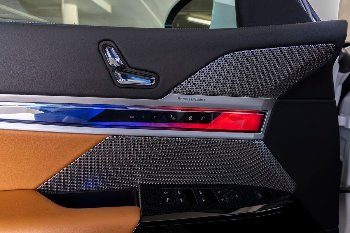 2023 BMW 740i 740i