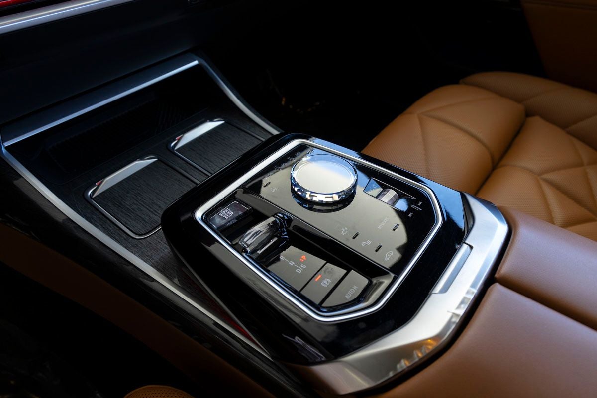 2023 BMW 740i 740i