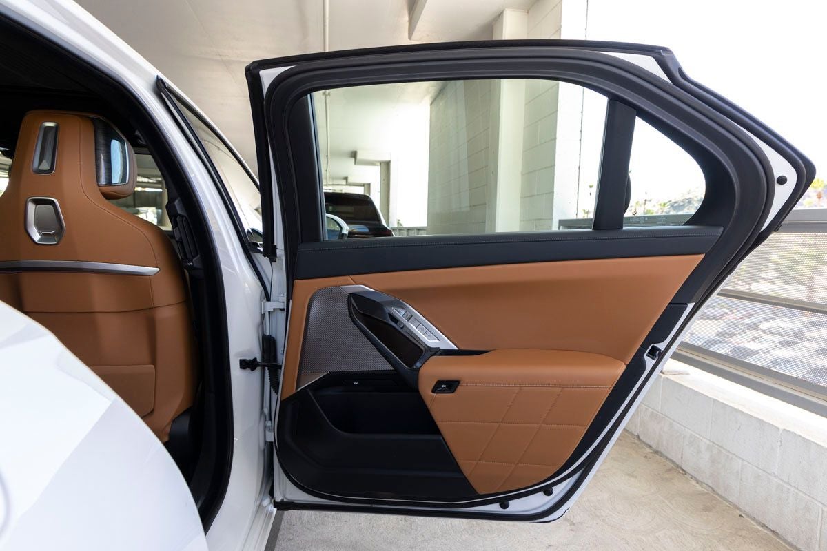 2023 BMW 740i 740i
