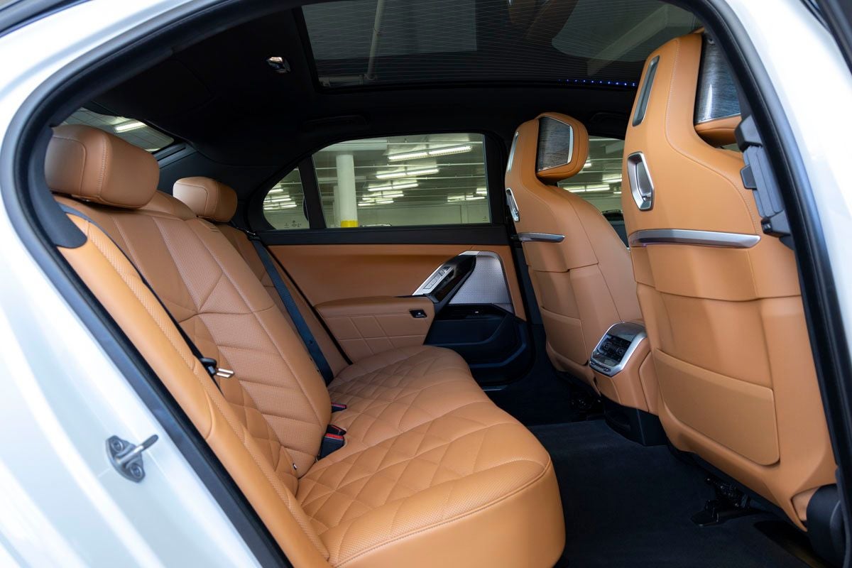 2023 BMW 740i 740i