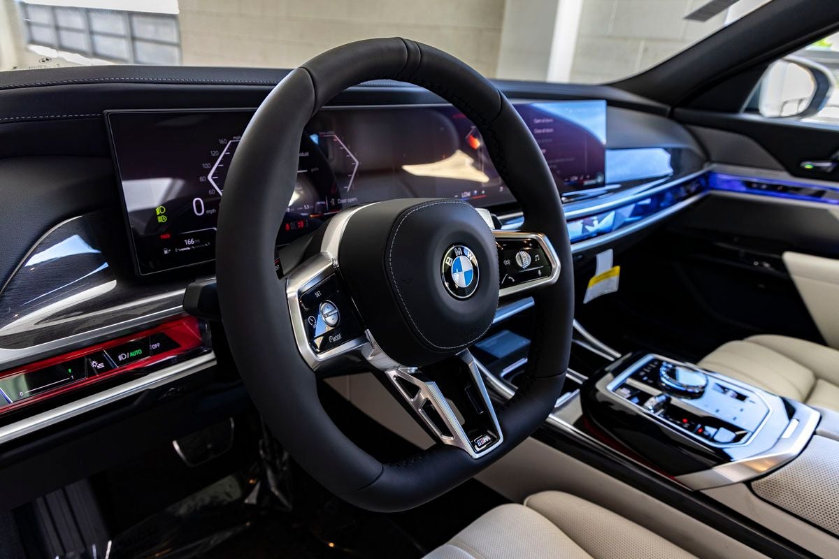 2026 BMW 740i 740i