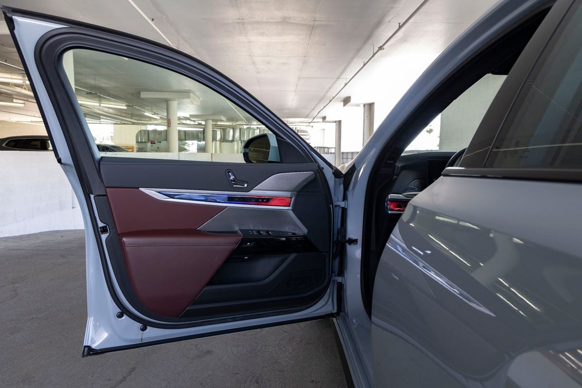 2023 BMW 740i 740i