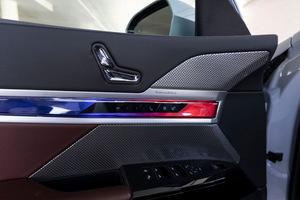 2023 BMW 740i 740i