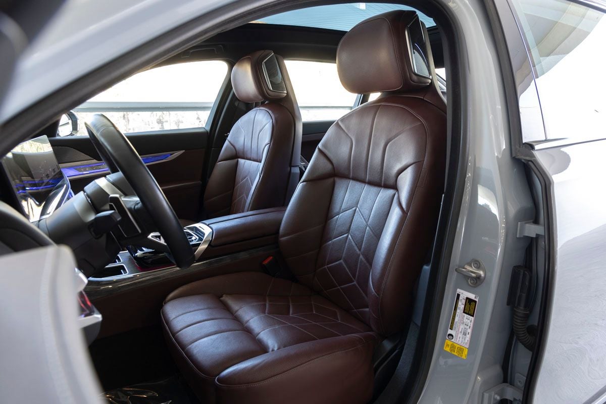 2023 BMW 740i 740i