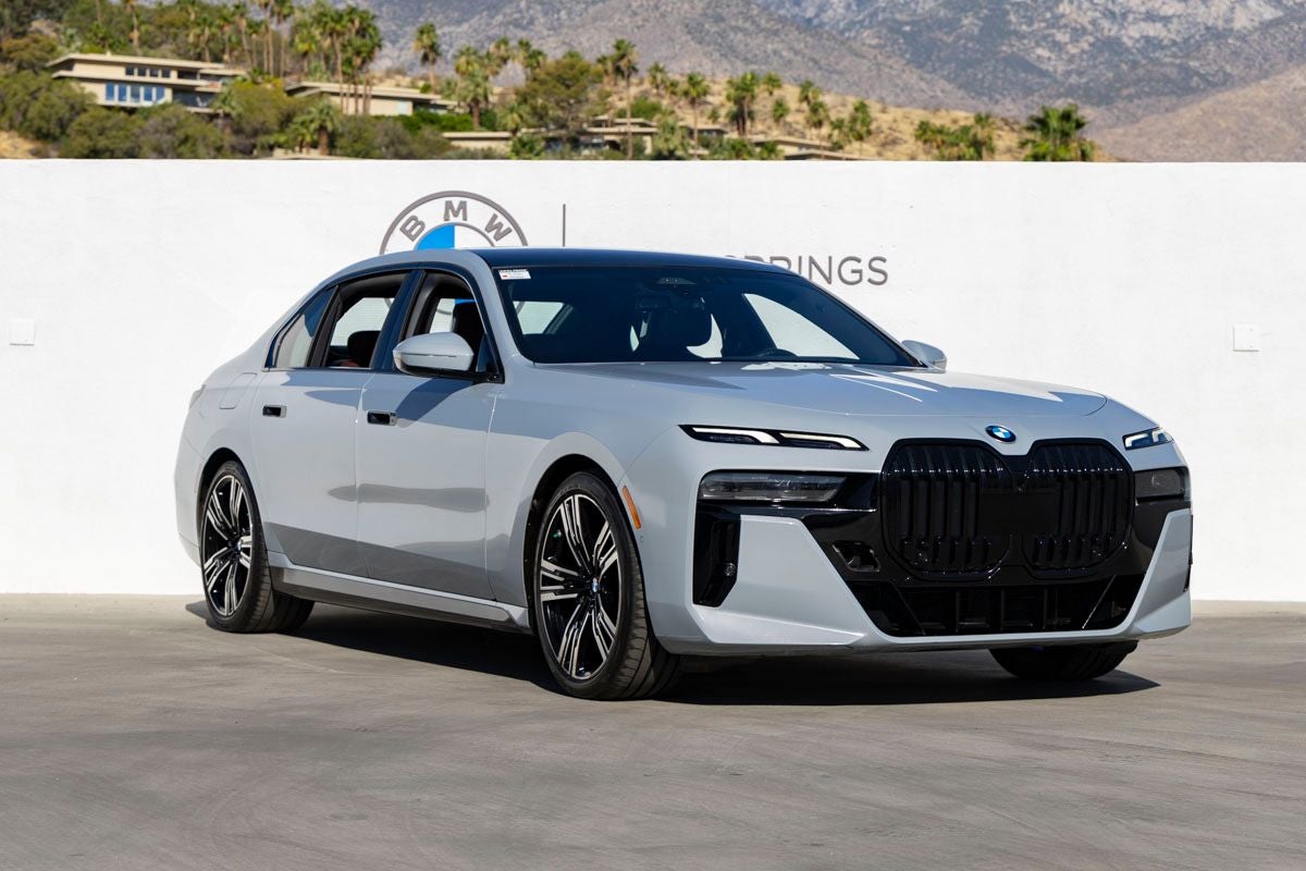 2023 BMW 740i 740i