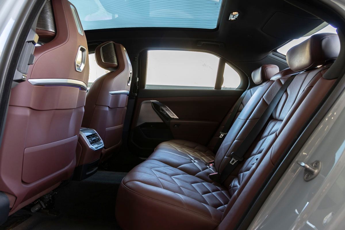 2023 BMW 740i 740i