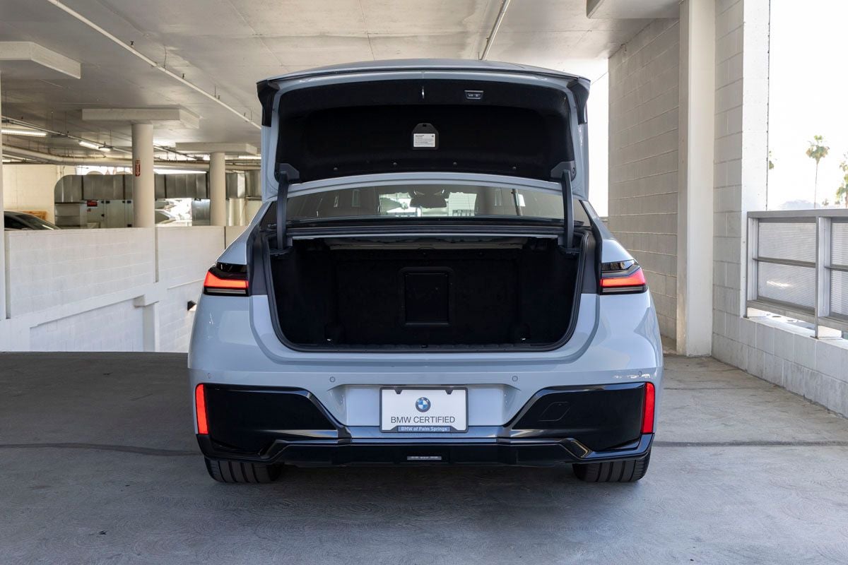 2023 BMW 740i 740i