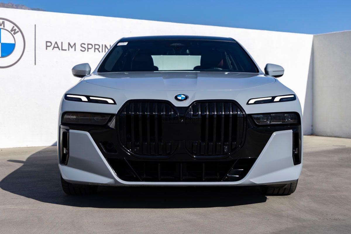 2023 BMW 740i 740i