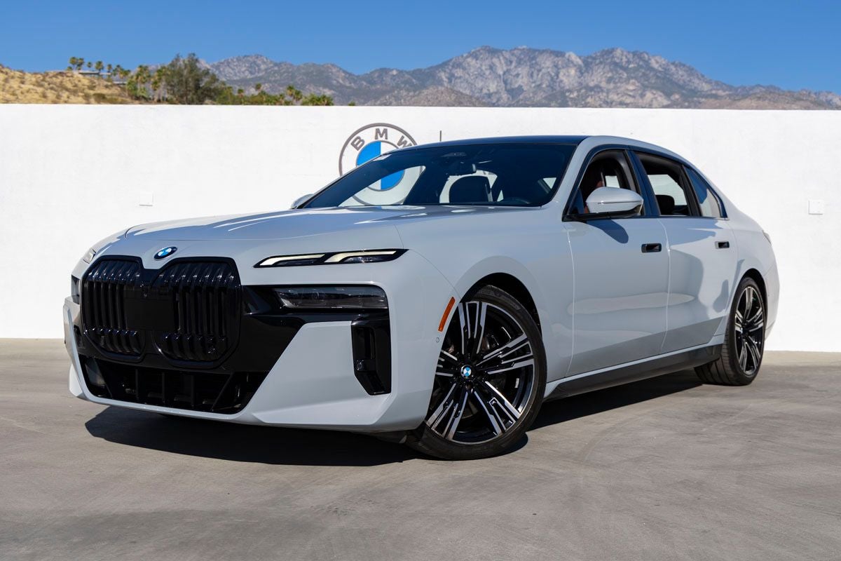 2023 BMW 740i 740i