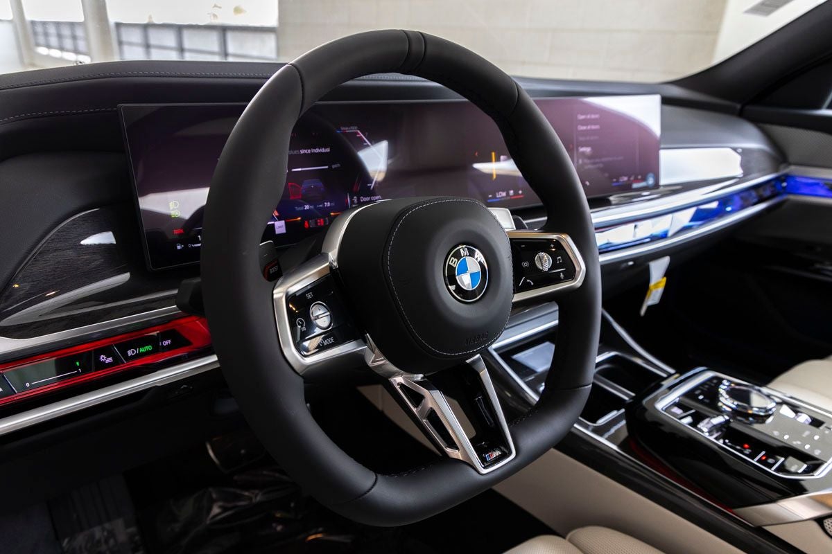 2026 BMW 740i 740i