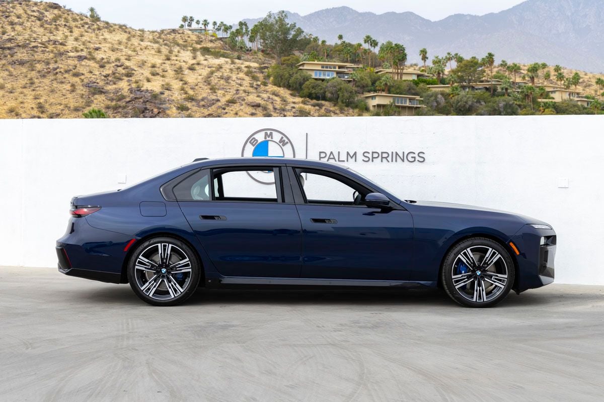 2026 BMW 740i 740i