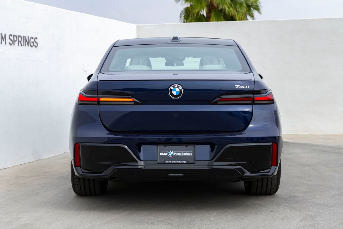 2026 BMW 740i 740i