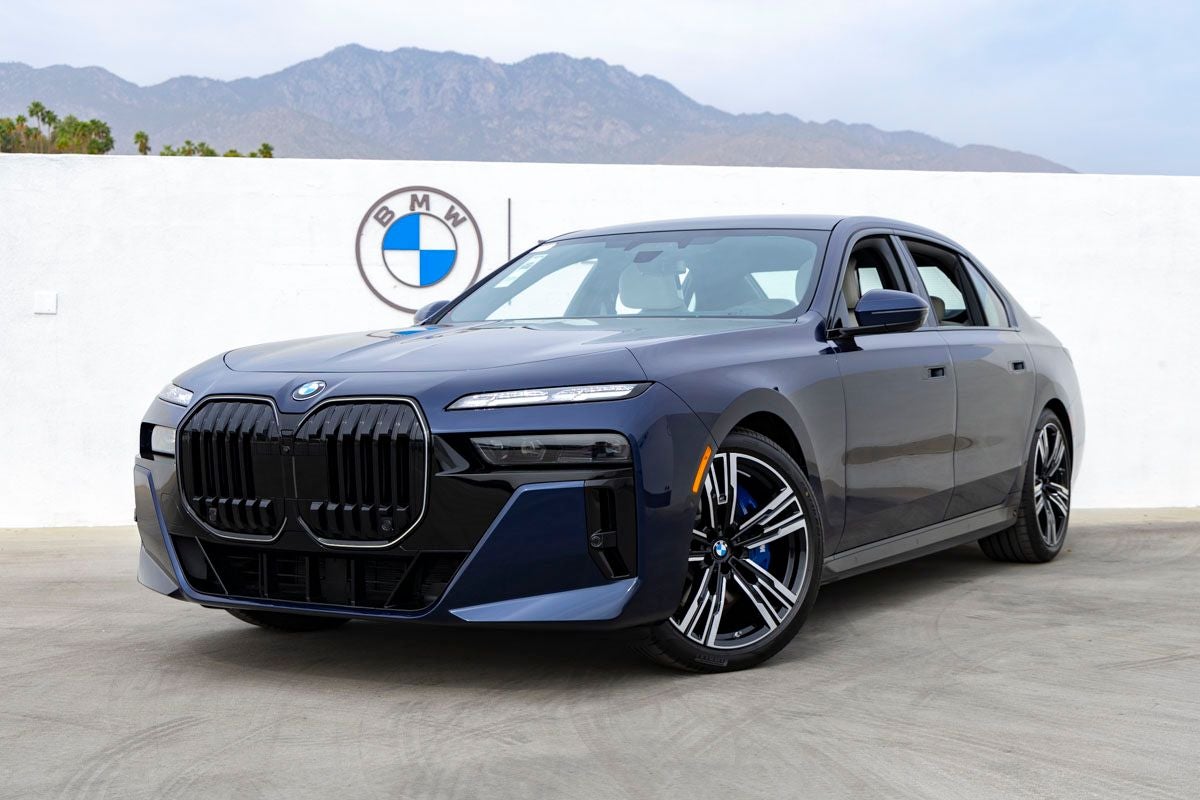 2026 BMW 740i 740i