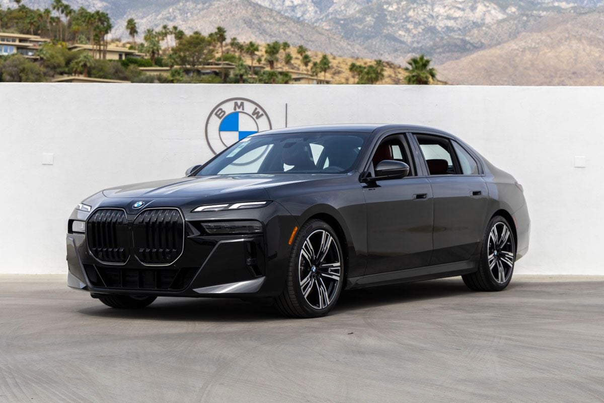 2026 BMW 740i 740i
