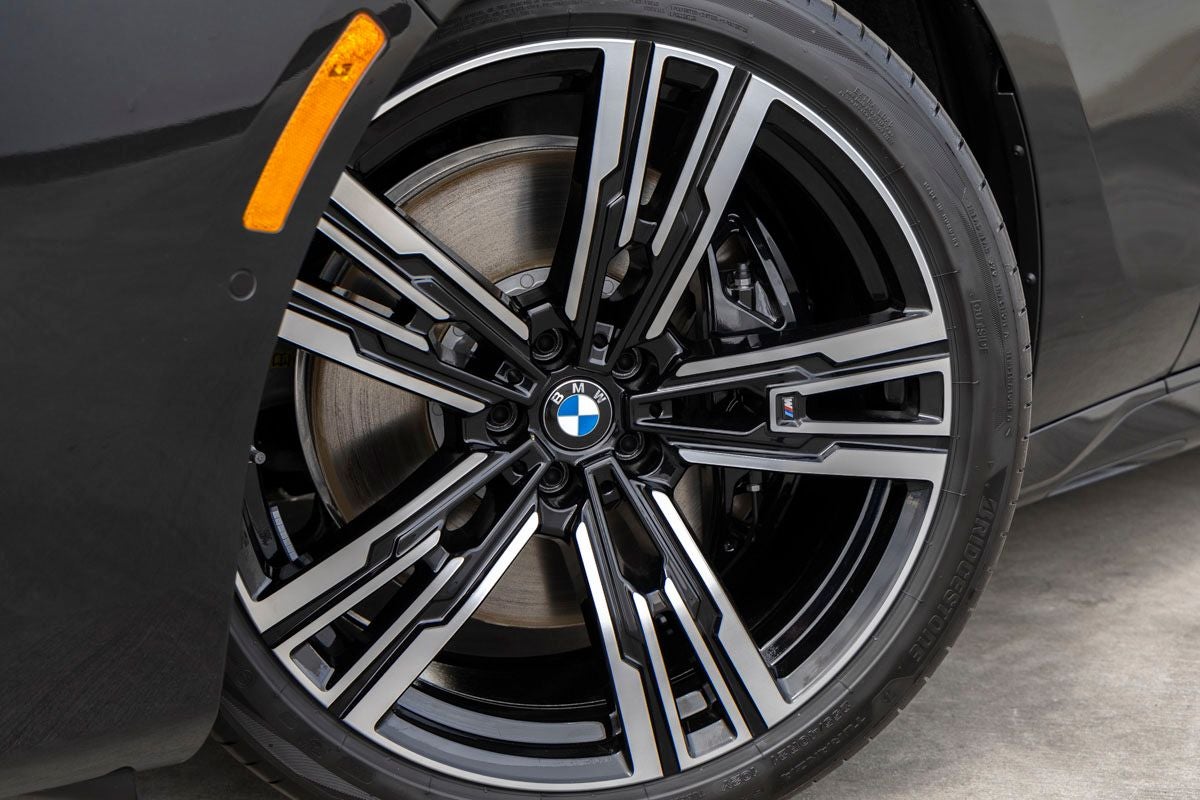 2026 BMW 740i 740i