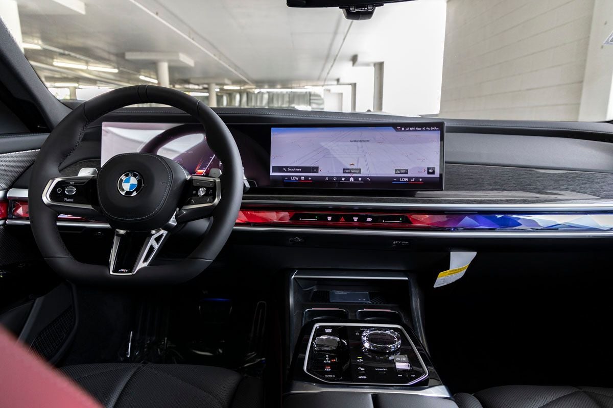 2026 BMW 740i 740i