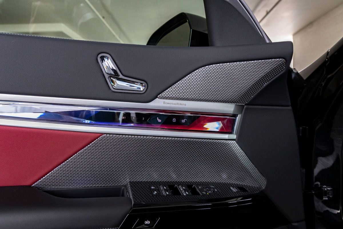 2026 BMW 740i 740i