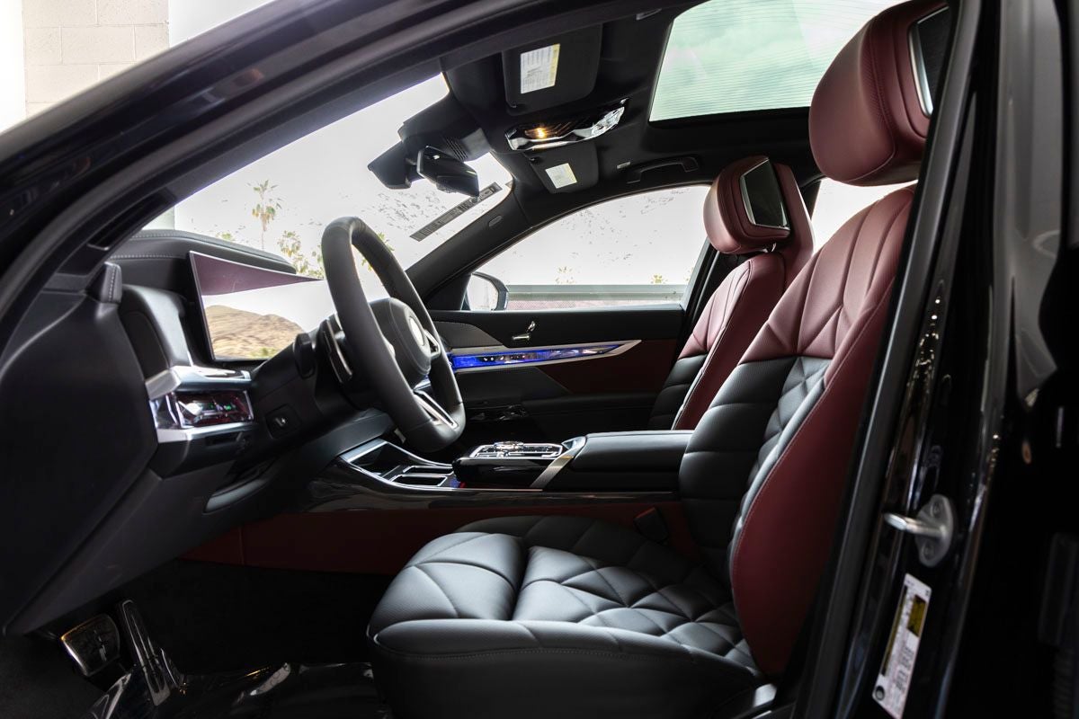 2026 BMW 740i 740i