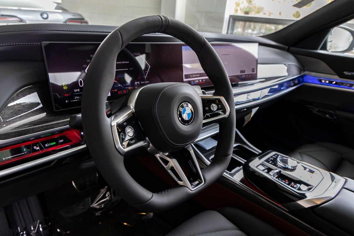 2026 BMW 740i 740i