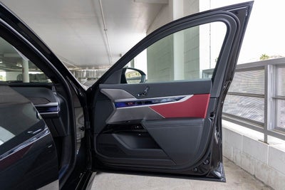 2026 BMW 740i 740i