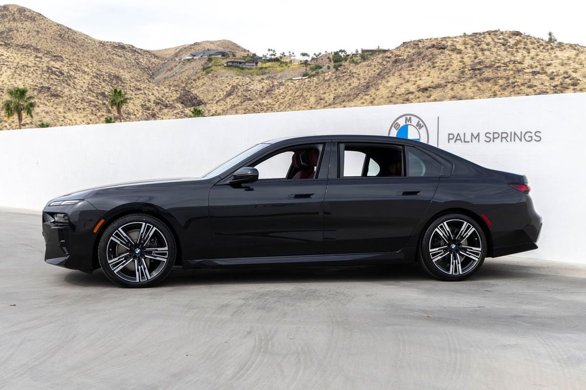 2026 BMW 740i 740i