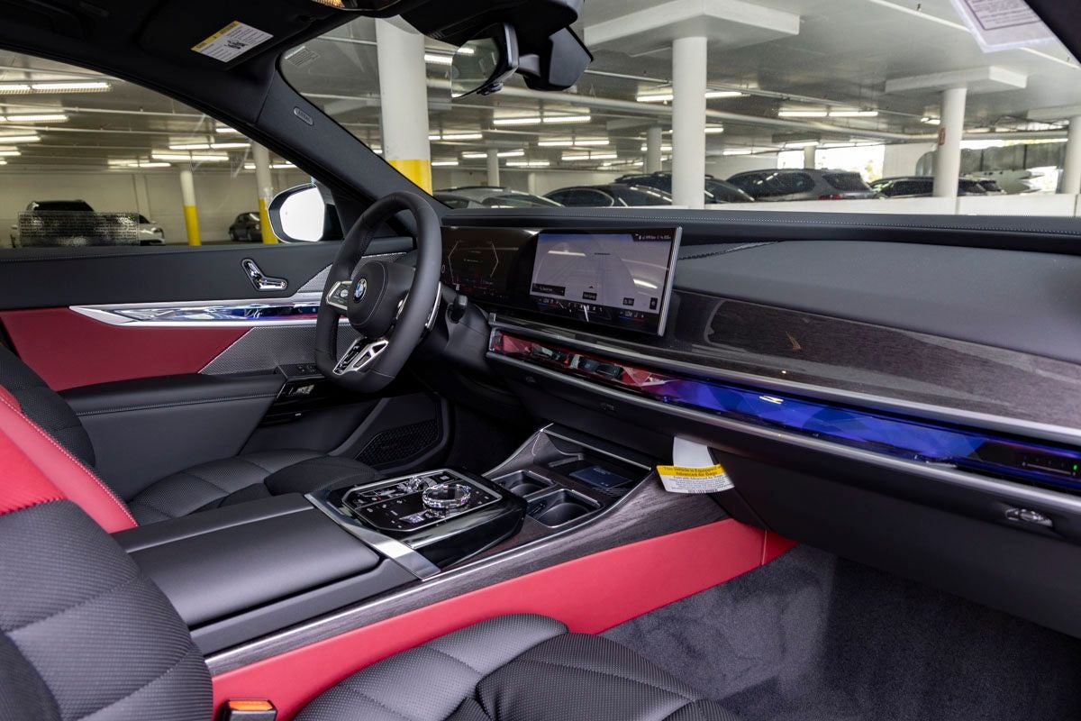 2026 BMW 740i 740i