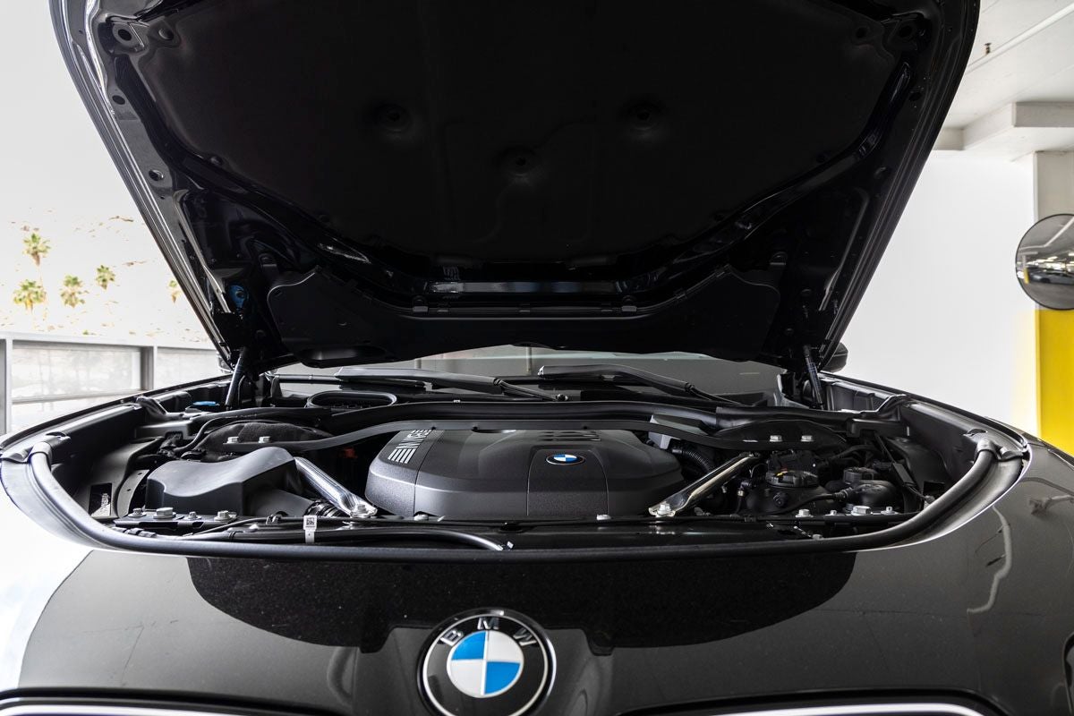 2026 BMW 740i 740i