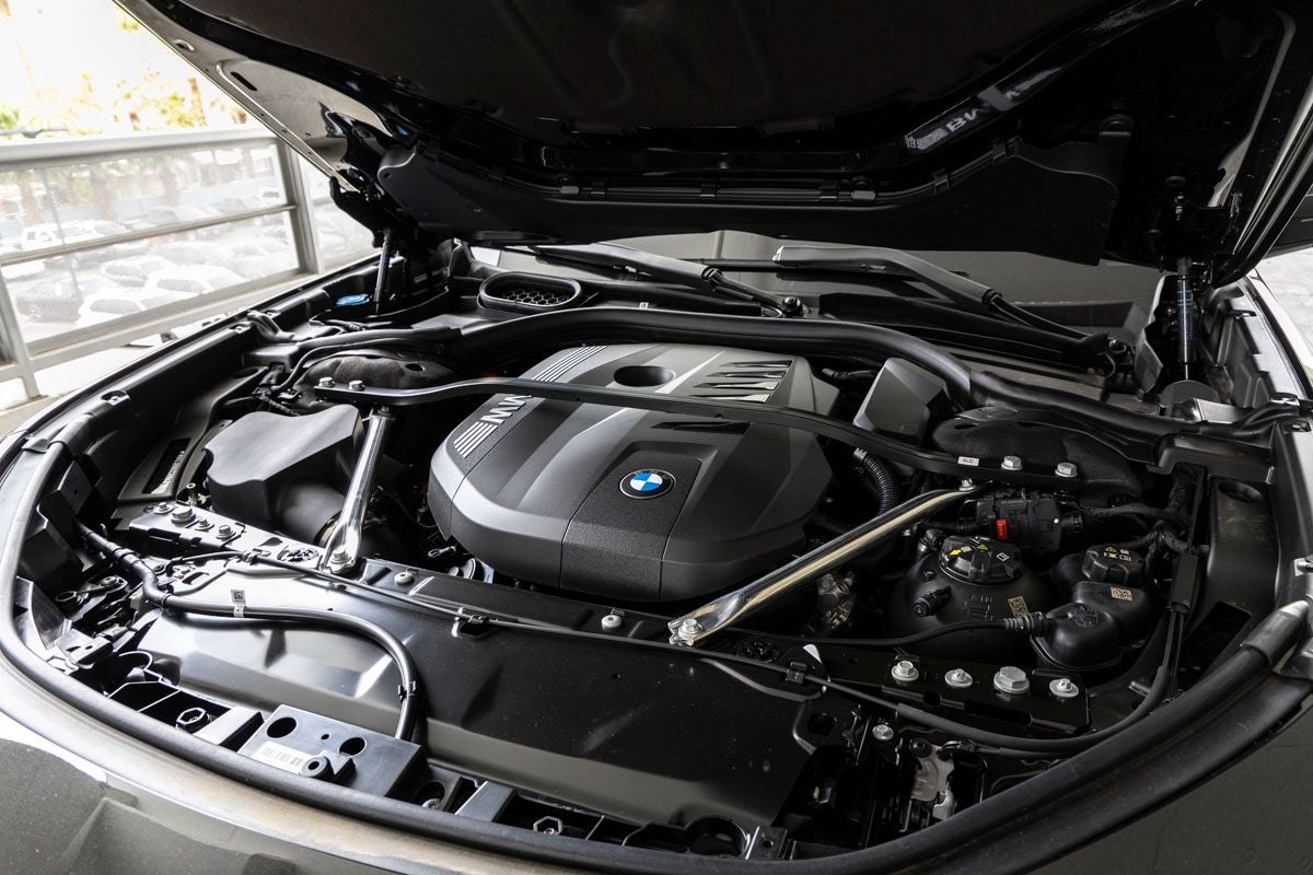2026 BMW 740i 740i