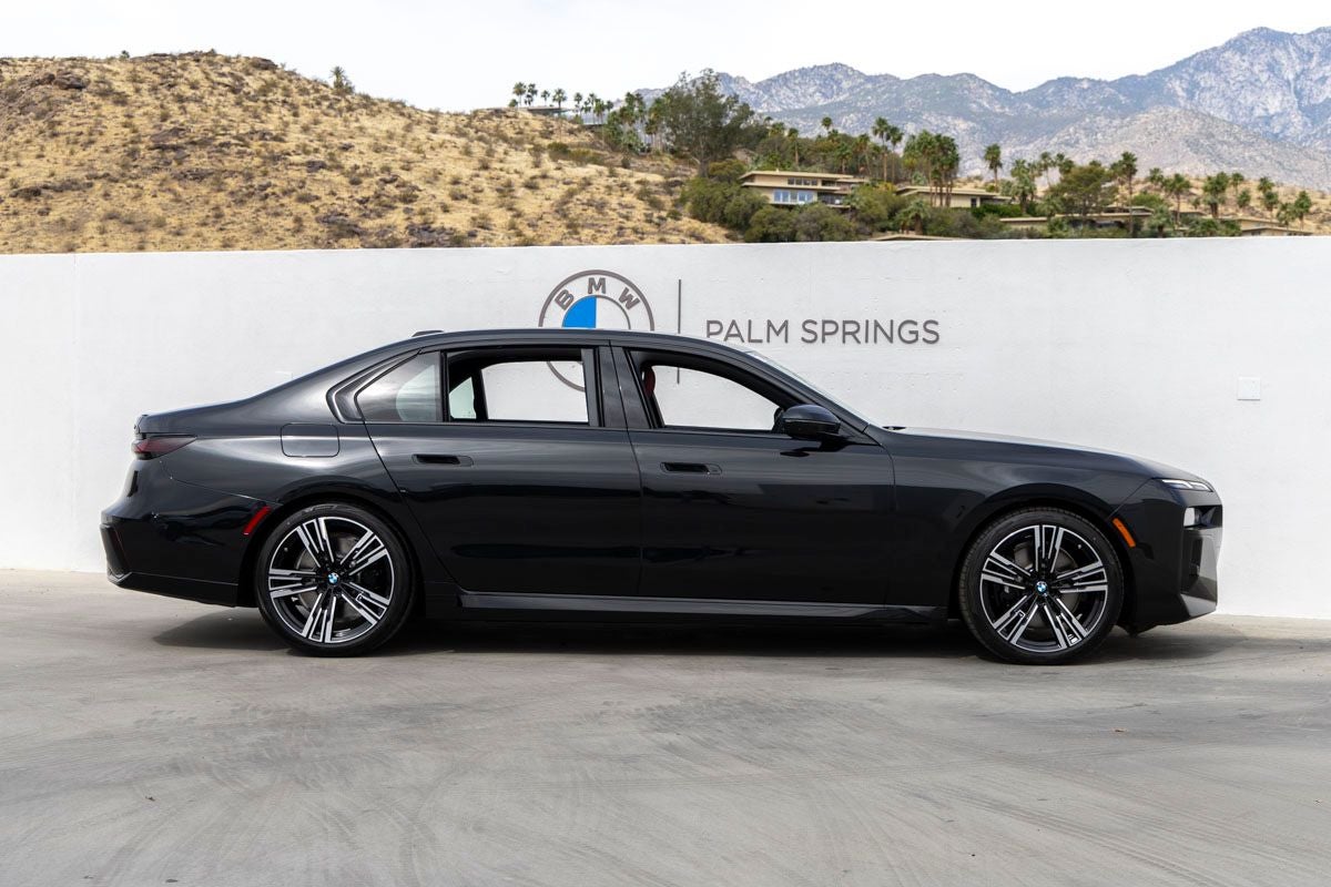 2026 BMW 740i 740i