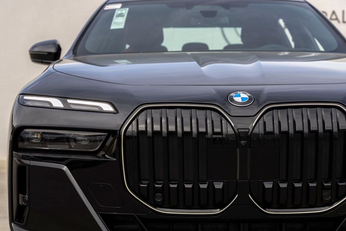 2026 BMW 740i 740i