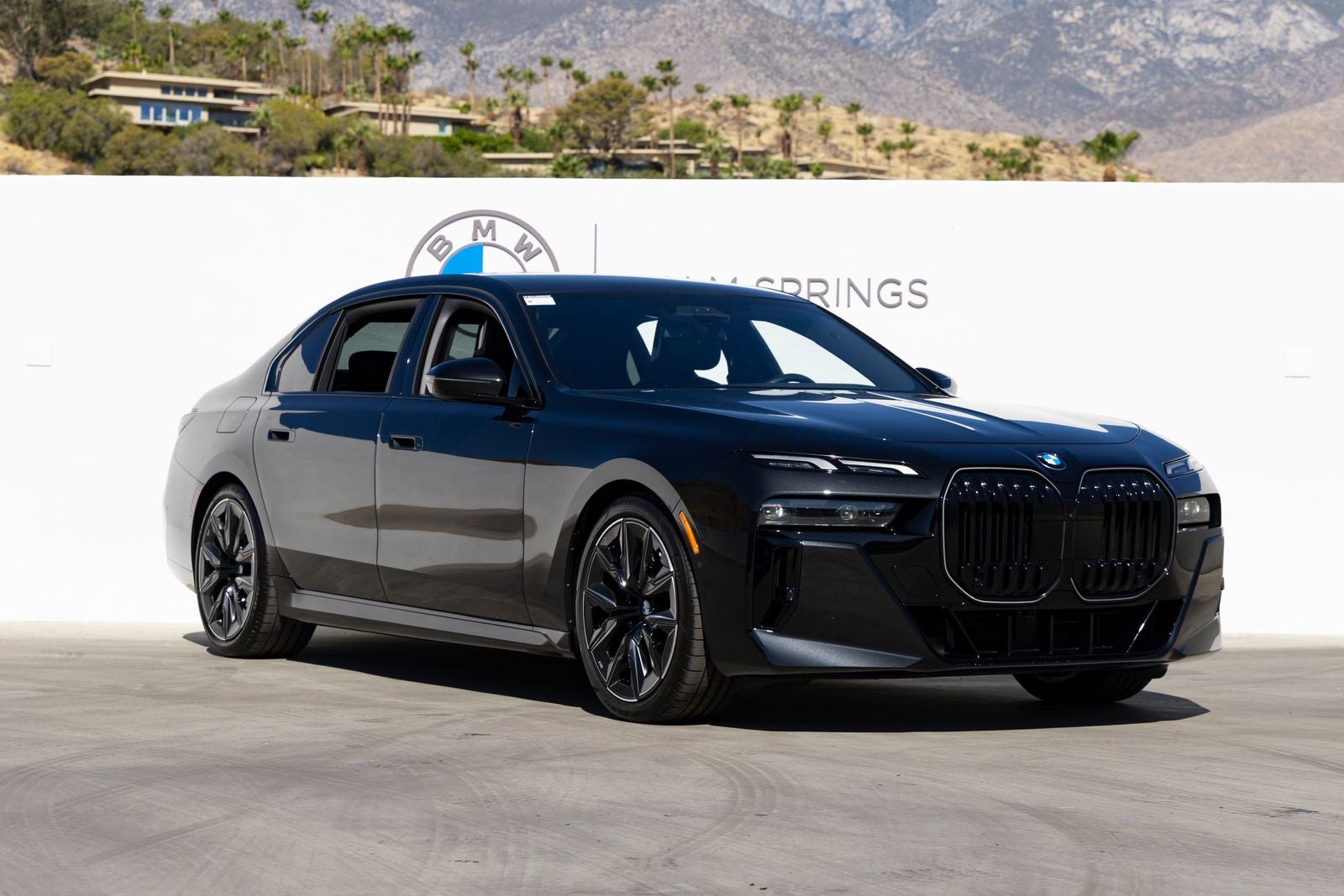 2025 BMW 740i 740i