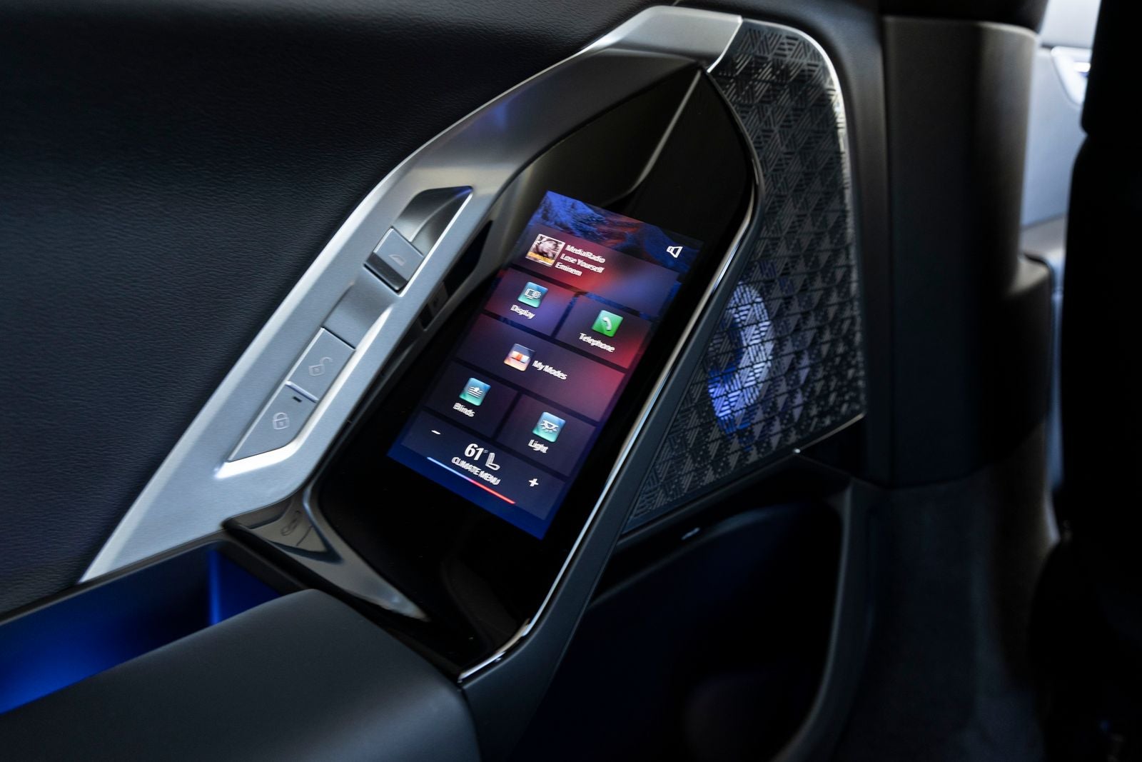 2025 BMW 740i 740i