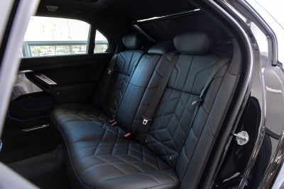 2025 BMW 740i 740i