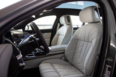 2025 BMW 7 Series 740i xDrive