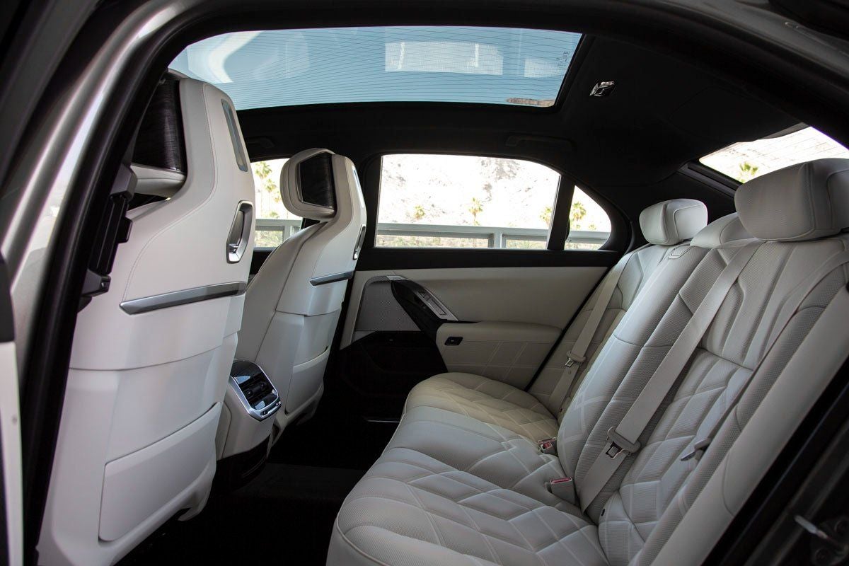 2025 BMW 7 Series 740i xDrive