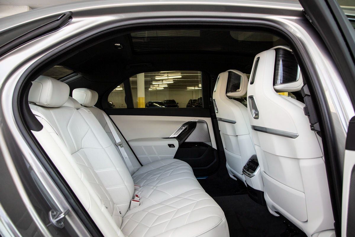 2025 BMW 7 Series 740i xDrive