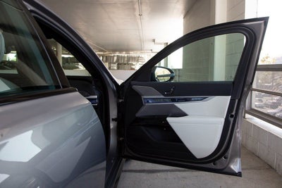 2025 BMW 7 Series 740i xDrive