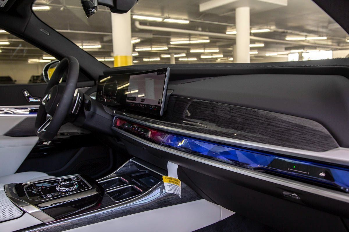 2025 BMW 7 Series 740i xDrive