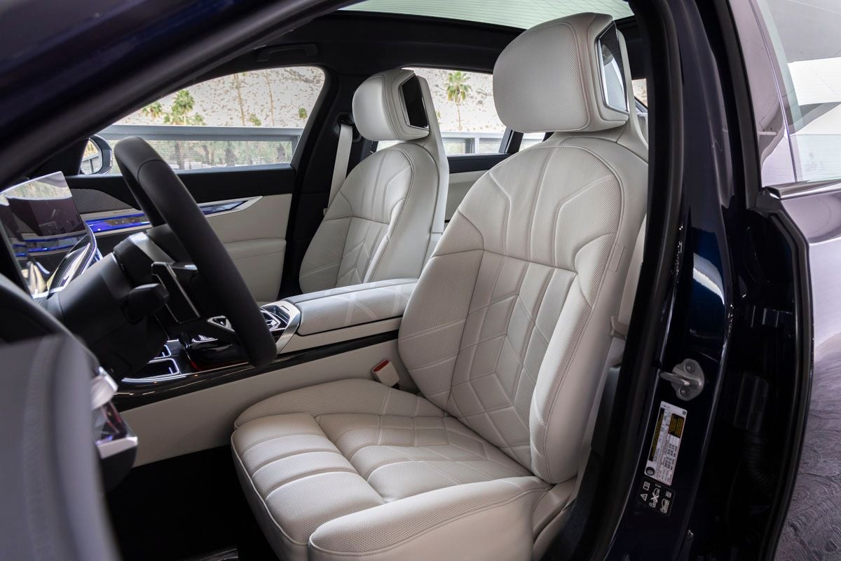 2026 BMW 740i 740i xDrive