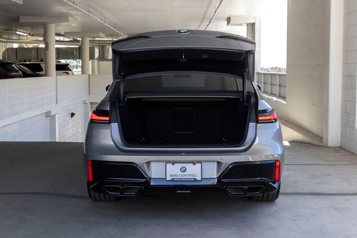 2025 BMW 760i 760i xDrive