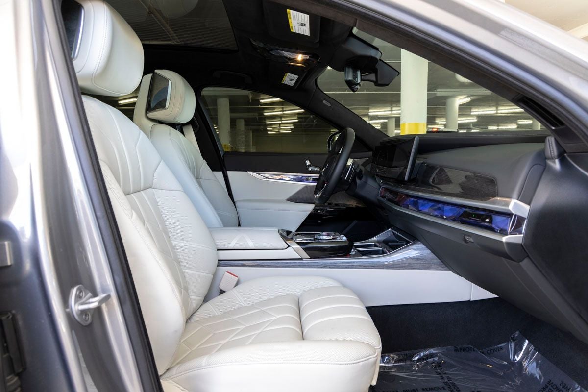 2025 BMW 760i 760i xDrive